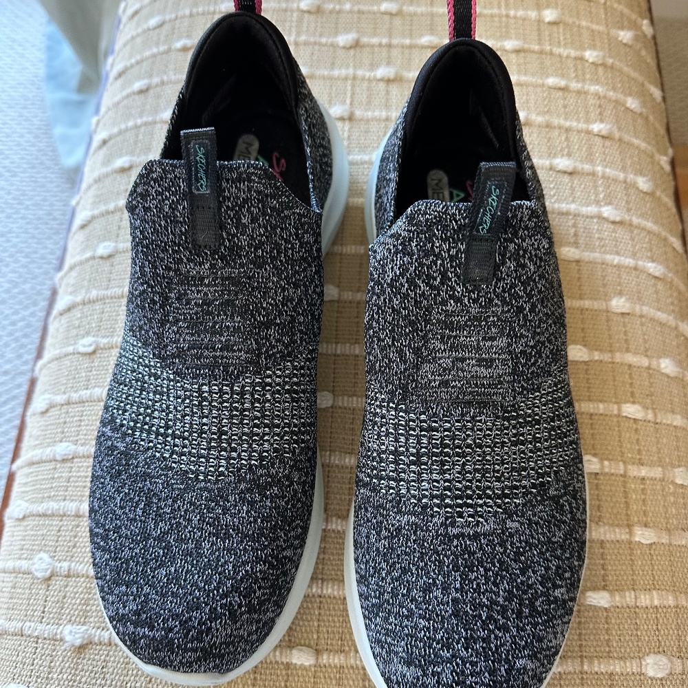 SKETCHERS AIR COOLED BLACK/WHITE TWEED MEMORY FOAM SLIP ON SHOE 9